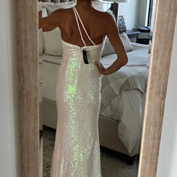 NWT Lulus white sequins formal. Perfect for a winter wonderland party - Picture 2 of 2